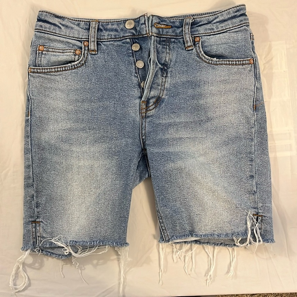 **2/$25** We the Free Bermudas - Size 25